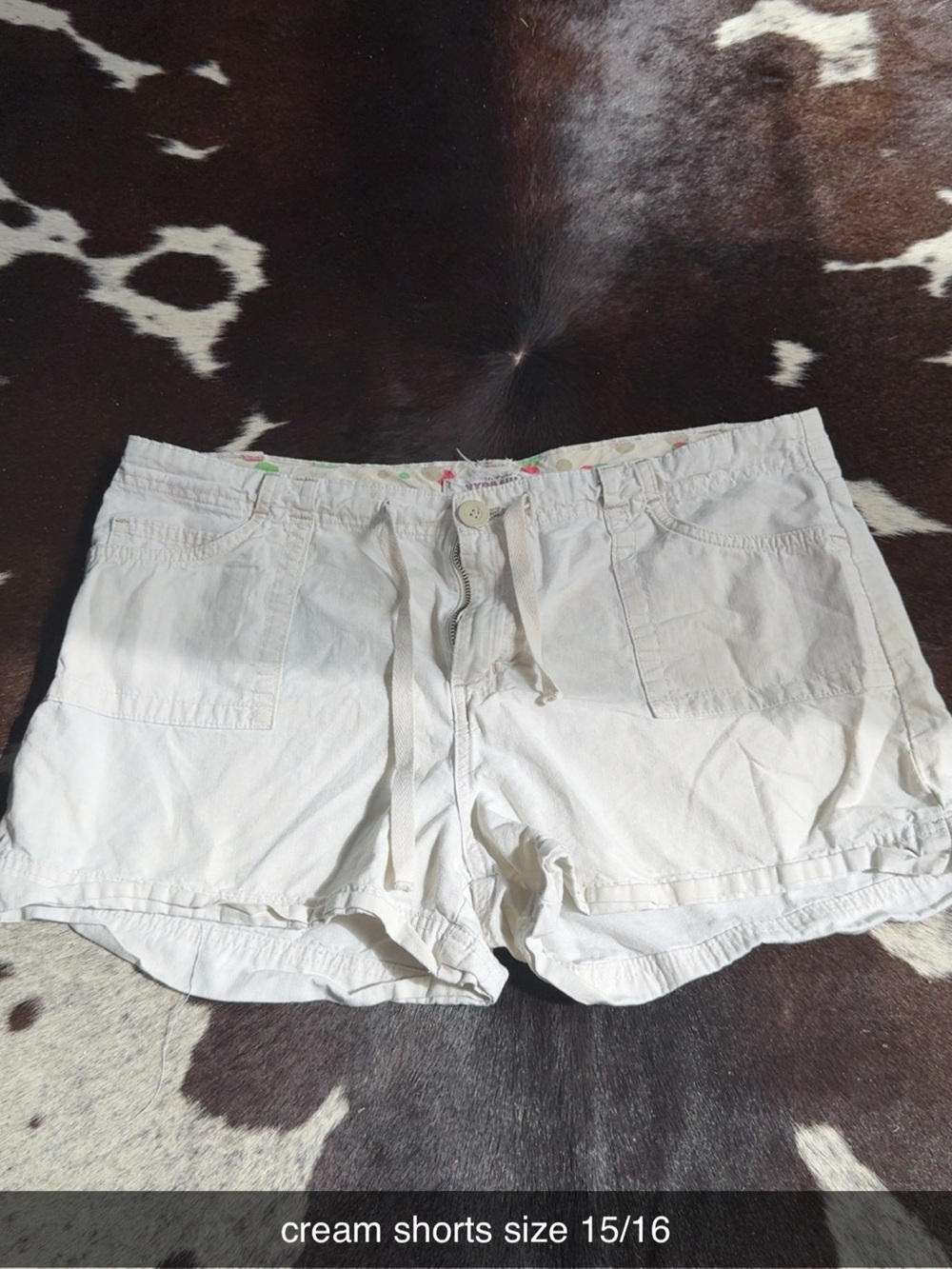 Women’s Cream Drawstring Casual Shorts